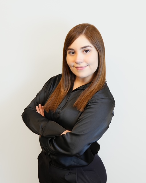 Gabriela Urquiza, Legal Assistant